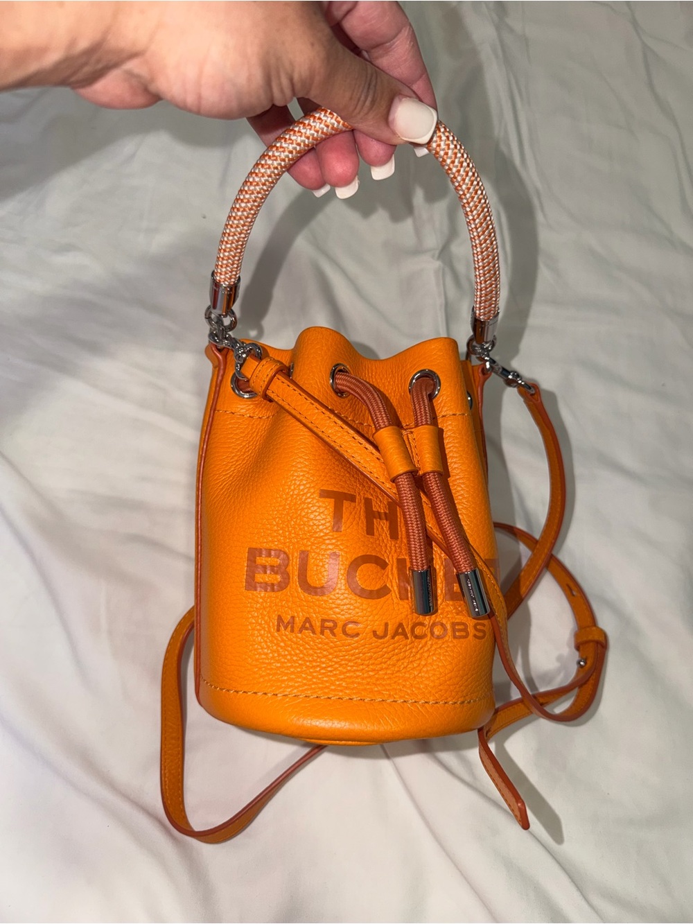 Marc Jacobs grained calfskin The bucket bag mini - Picture 8 of 8